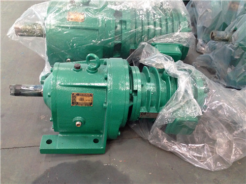 如何解決冷卻塔專用減速機(jī)的散熱問(wèn)題？