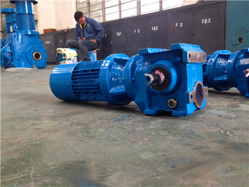 冷卻塔專用減速機(jī)的工作環(huán)境對(duì)其性能有何影響？